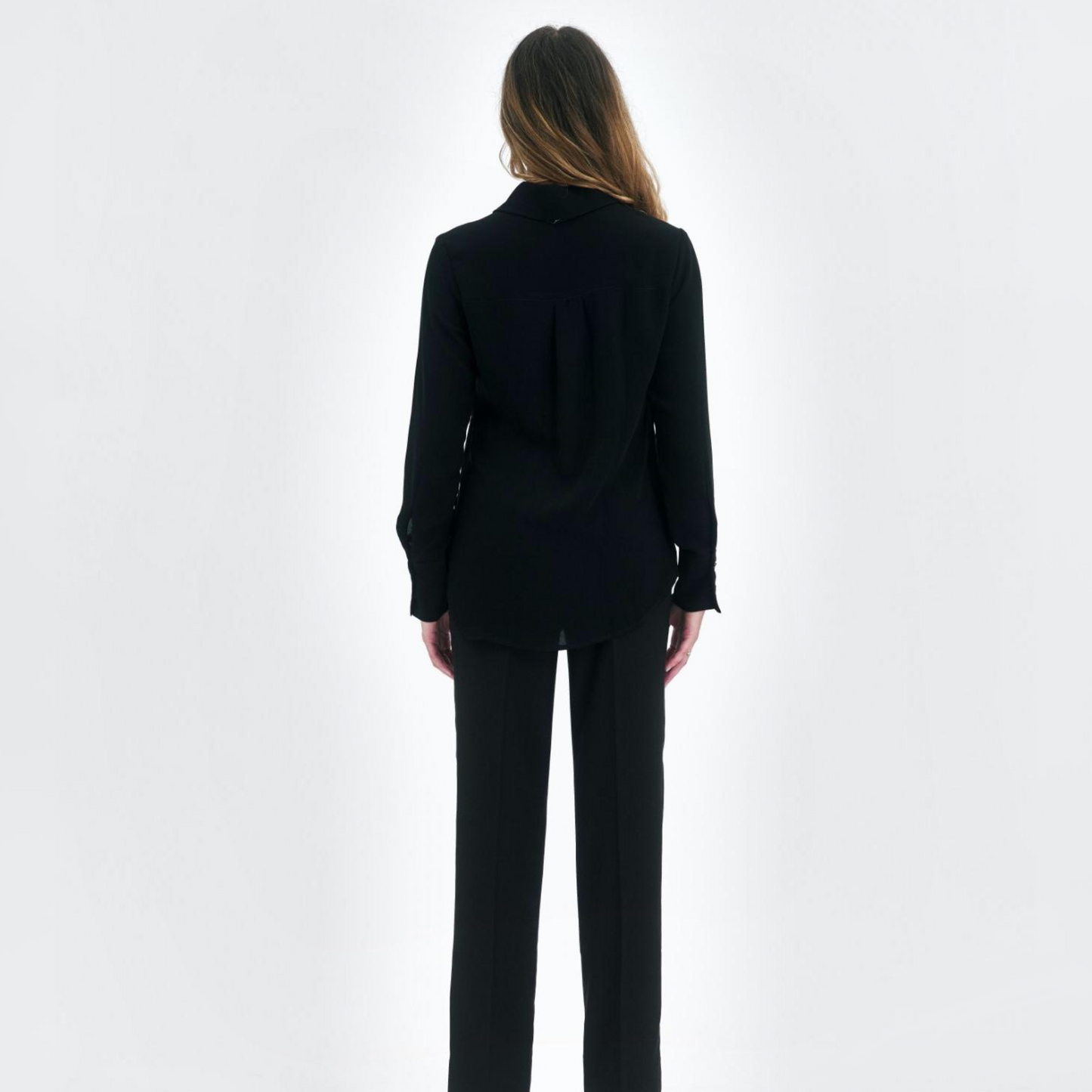 Chemise en soie noire CYGNE
